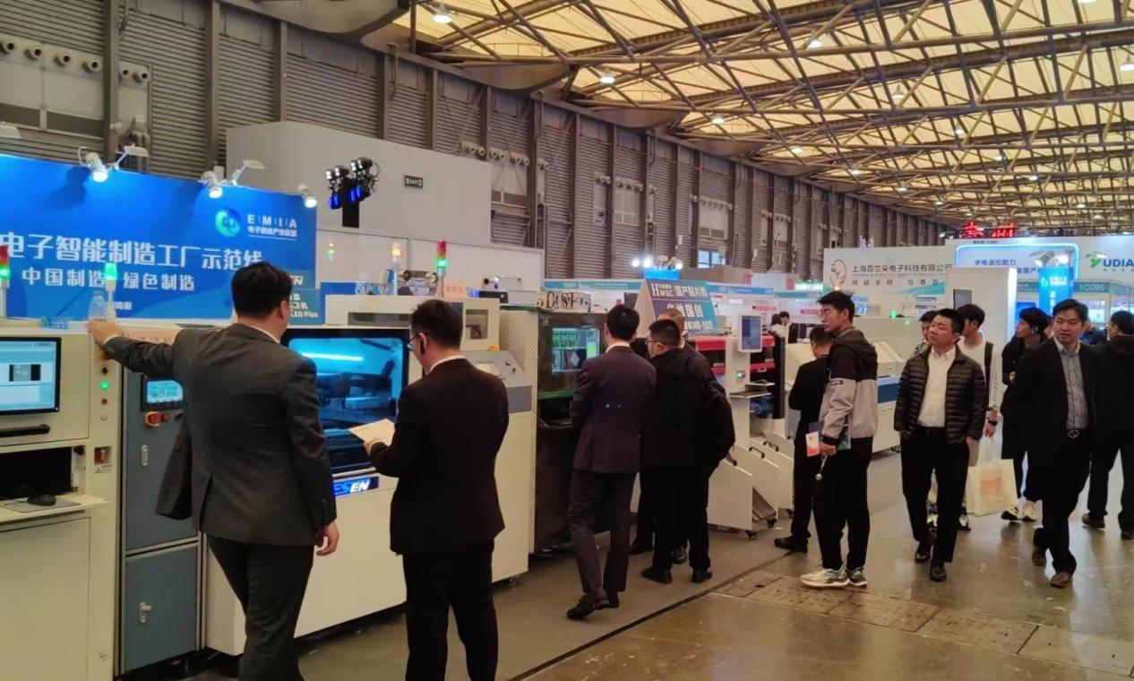 德森精密攜SMT智能制造設備亮相第102屆中國電子展